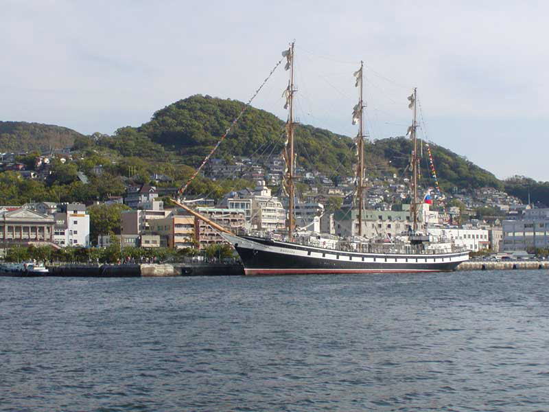 帆船パラダ・松ヶ枝国際観光埠頭のパラダ