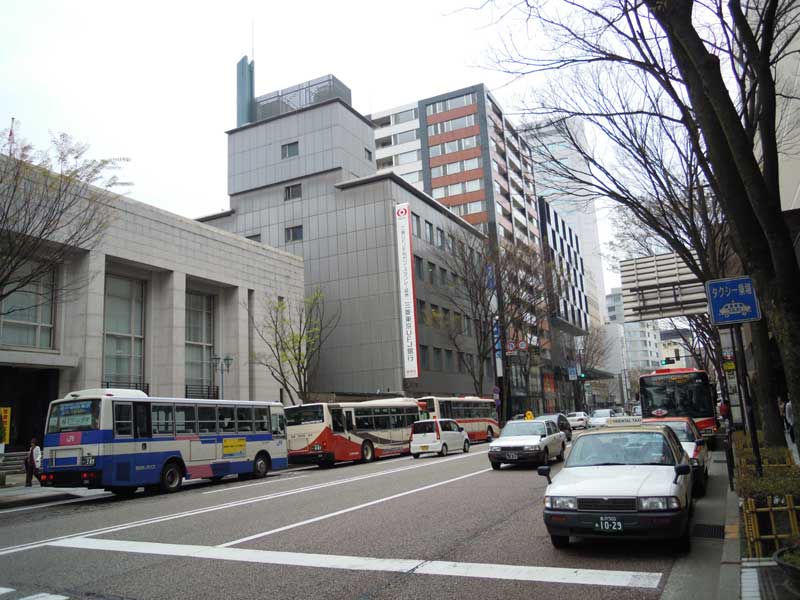 日本銀行金沢支店・三菱東京ＵＦＪ銀行金沢支店