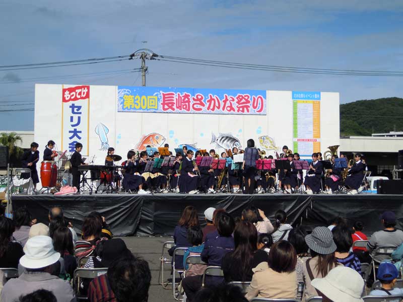 長崎さかな祭り　長崎市立三重中学校吹奏楽部の演奏会