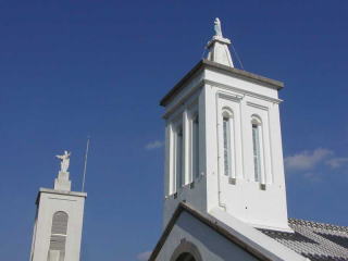 出津教会・鐘楼の鐘は朝夕に美しい鐘の音を響かせる